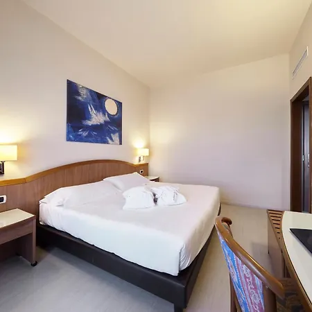 Aqua Hotell 3*