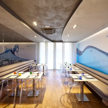 Aqua Hotell 3*