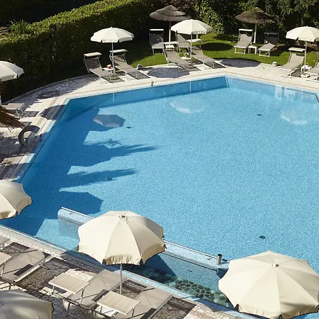 Aqua Hotell 3*